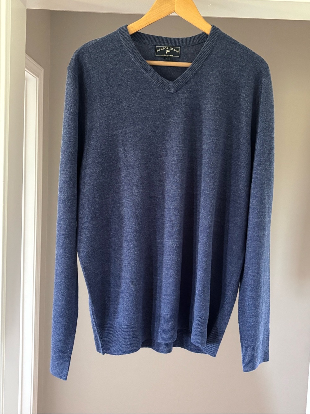 Harbor Bay Men's V-Neck Sweater in Navy